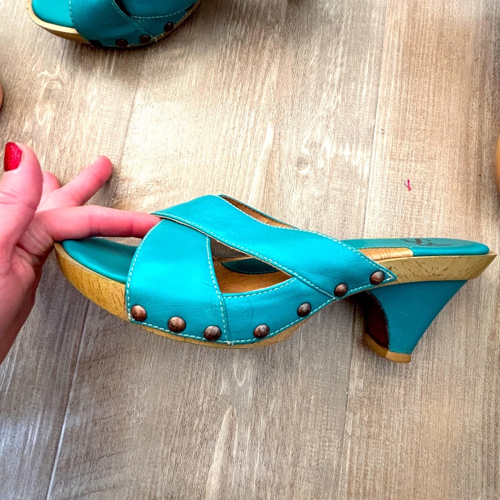 Söfft 3” heel sandals 7.5 in women’s Teal color - Picture 4 of 5